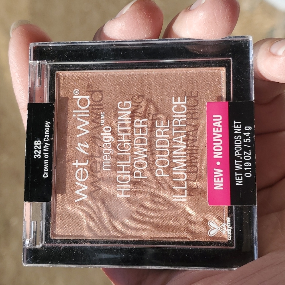 Wet n Wild Highlighter in Crown of My Canopy
